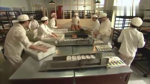 正陽門下 韓春明初入食品廠，踏實(shí)本分中結(jié)識新友李成濤